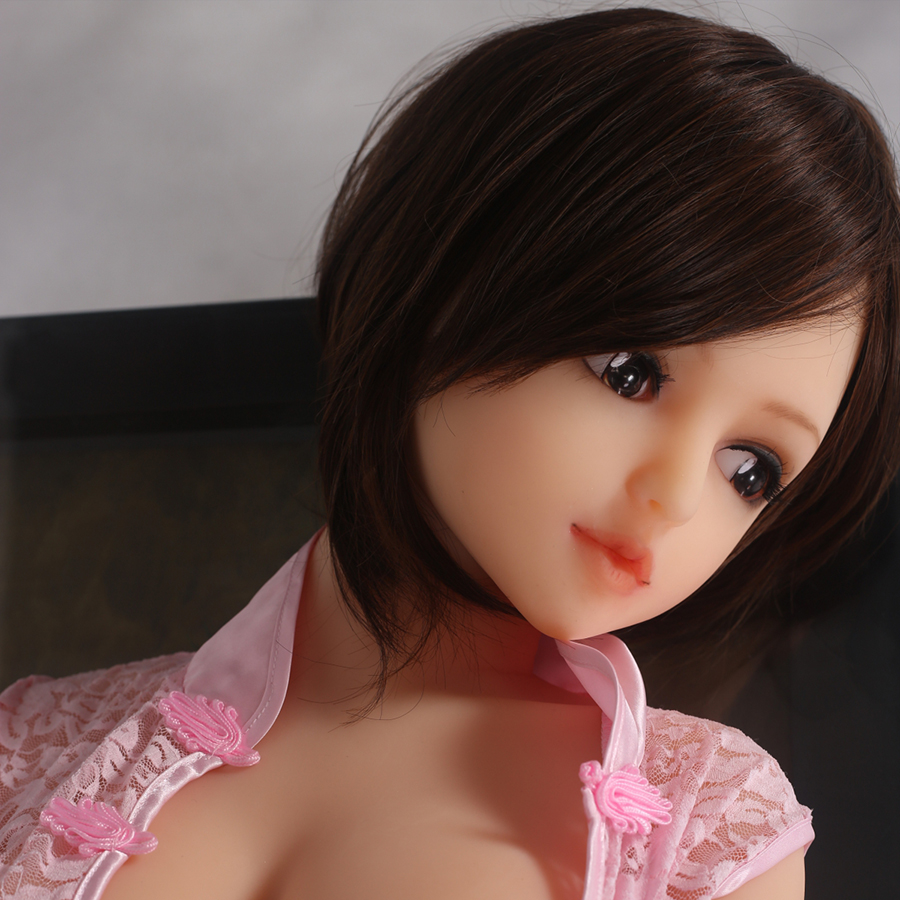 Real Doll Kissa.